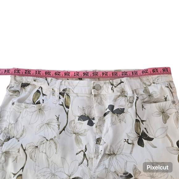 BUFFALO DAVID BITTON white floral stretch denim Savanah high rise Jeans size 12 - Picture 9 of 11
